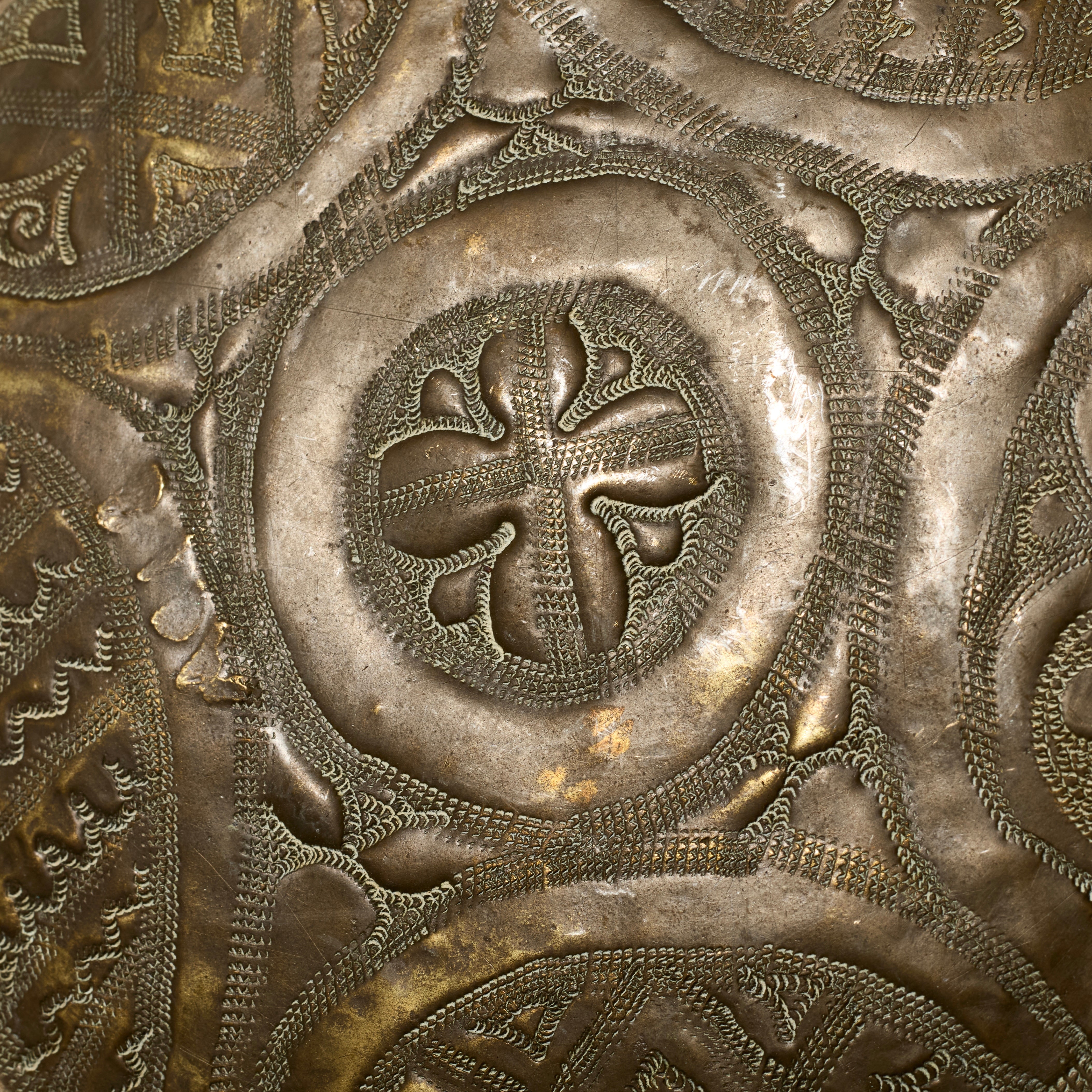 A SOPHISTICATED BRONZE PRESTIGE PLATE FROM NIGERIA  W.AFRICA( No 5251 )
