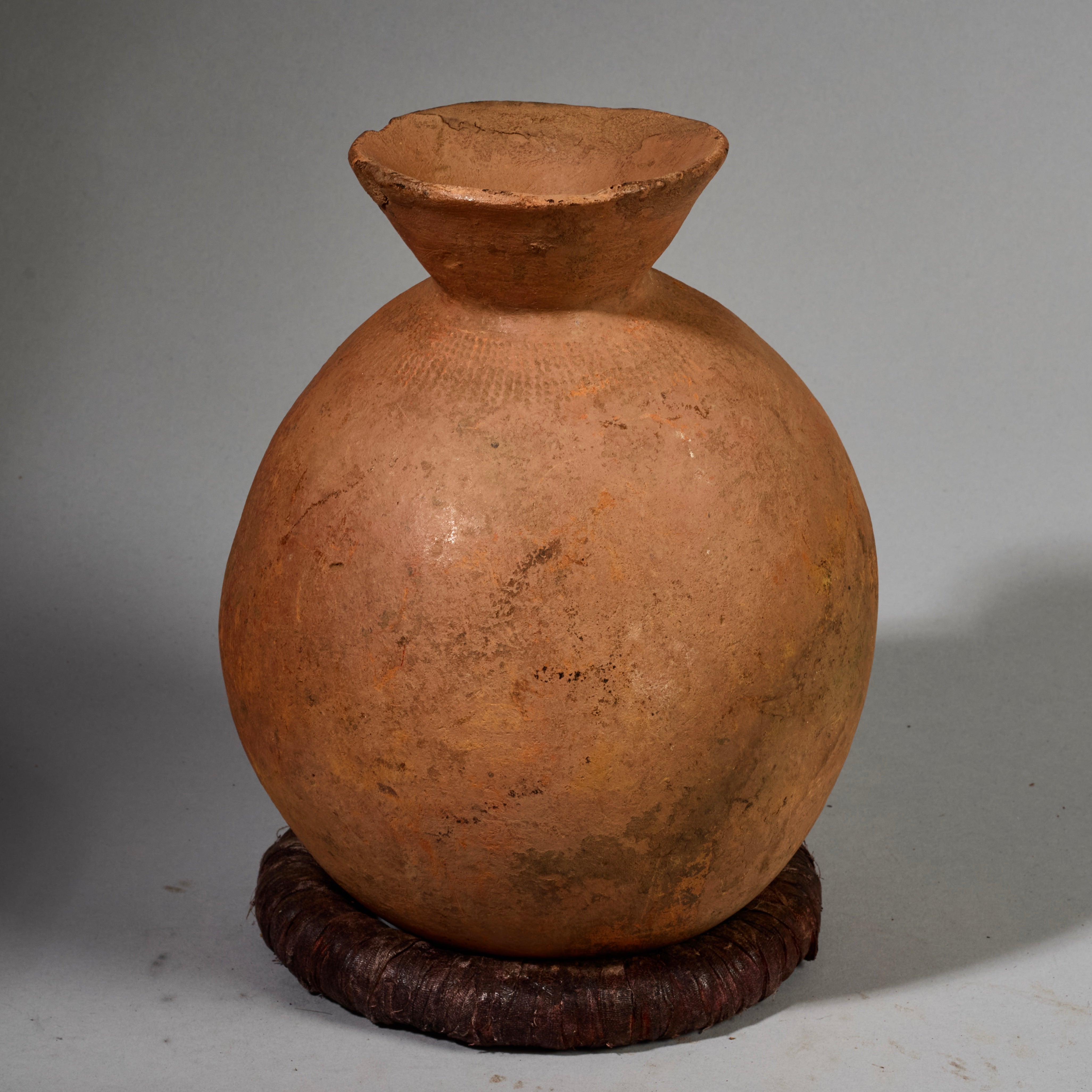 A ROUND OLD TERRACOTTA VESSEL FROM MALI    ( No 6206 )