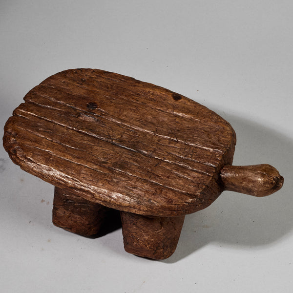 A SMALL WEATHERED ANIMAL SHAPED STOOL FROM THE BURKINA FASO  W.AFRICA ( No 6260)