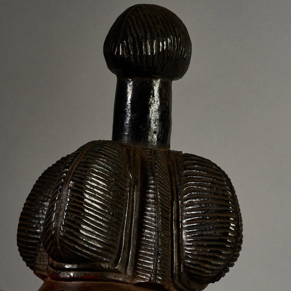 A PRETTY BAULE MASK , EX UK COLLECTION WITH TRADITIONAL BUNCH HAIRSTYLE FROM THE IVORY COAST W.AFRICA ( No 6296 )