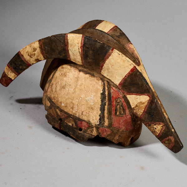 A BEAUTIFUL SMALL MOSSi ANTELOPE MASK FROM BURKINA FASO, W AFRICA (No 6265)