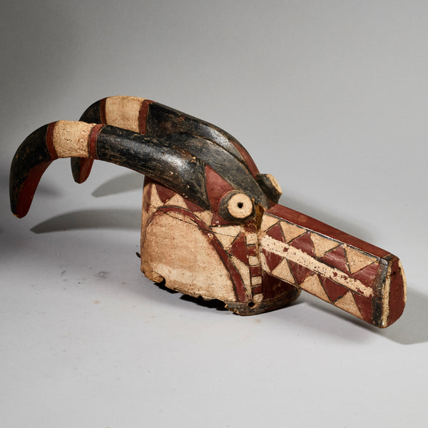 A LOVELY GRAPHIC MOSSi ANTELOPE MASK FROM BURKINA FASO, W AFRICA (No 6263)