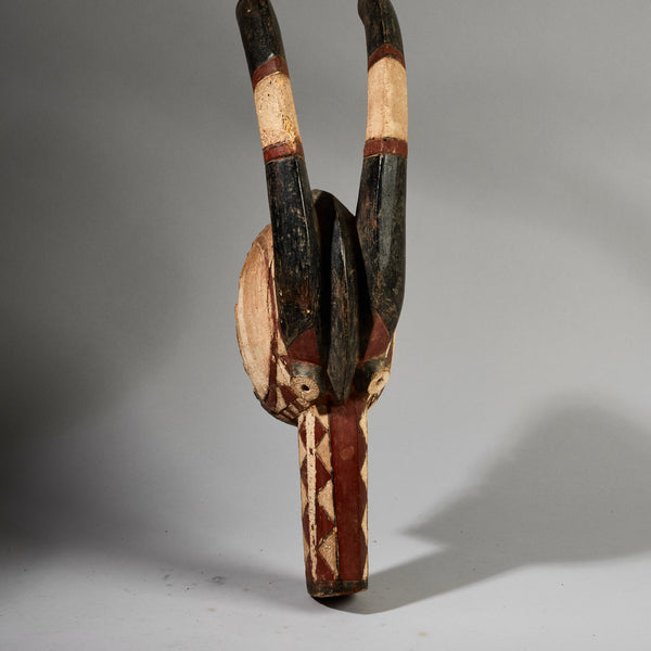 A LOVELY GRAPHIC MOSSi ANTELOPE MASK FROM BURKINA FASO, W AFRICA (No 6263)