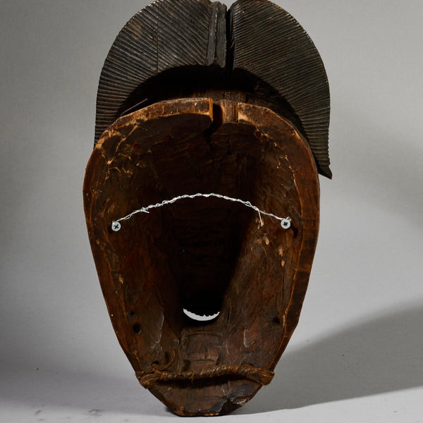 A PRETTY FEMININE MASK, BAULE TRIBE IVORY COAST EX UK COLLECTION ( No 6298)