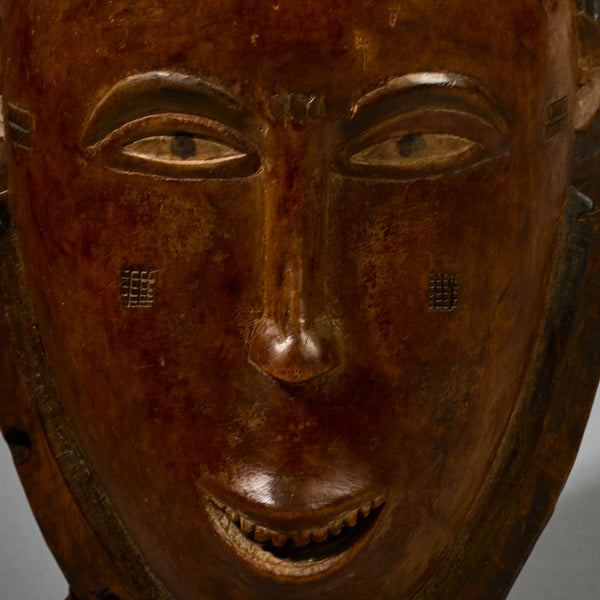 A PRETTY FEMININE MASK, BAULE TRIBE IVORY COAST EX UK COLLECTION ( No 6298)