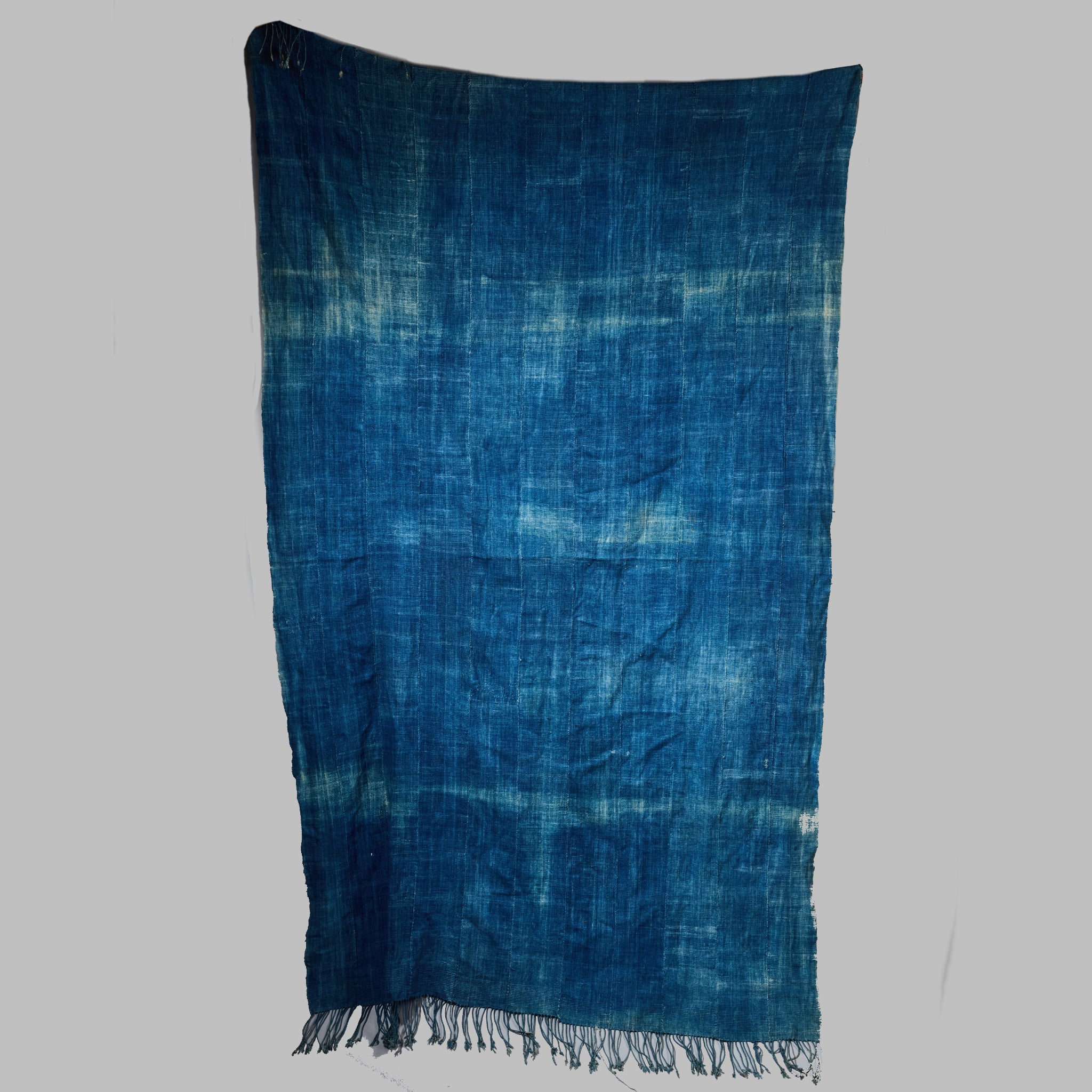 *A BEAUTIFULLY PATINATED INDIGO WOMANS CLOTH, MOSSI TRIBE BURKINA FASO ( No 2847  )