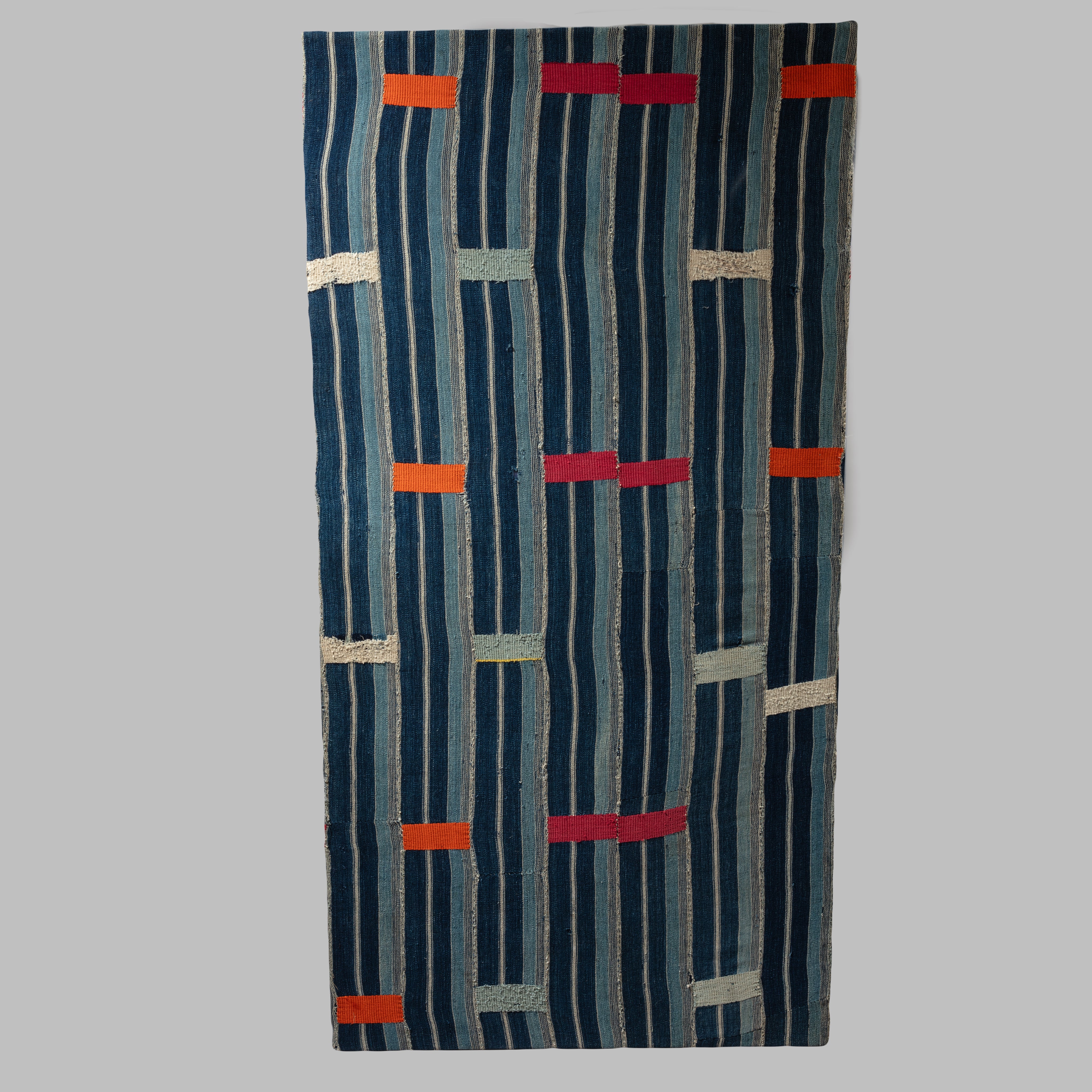 A GORGEOUS GRAPHIC + SPATIAL EWE TRIBE CLOTH FROM GHANA ( No 4632)