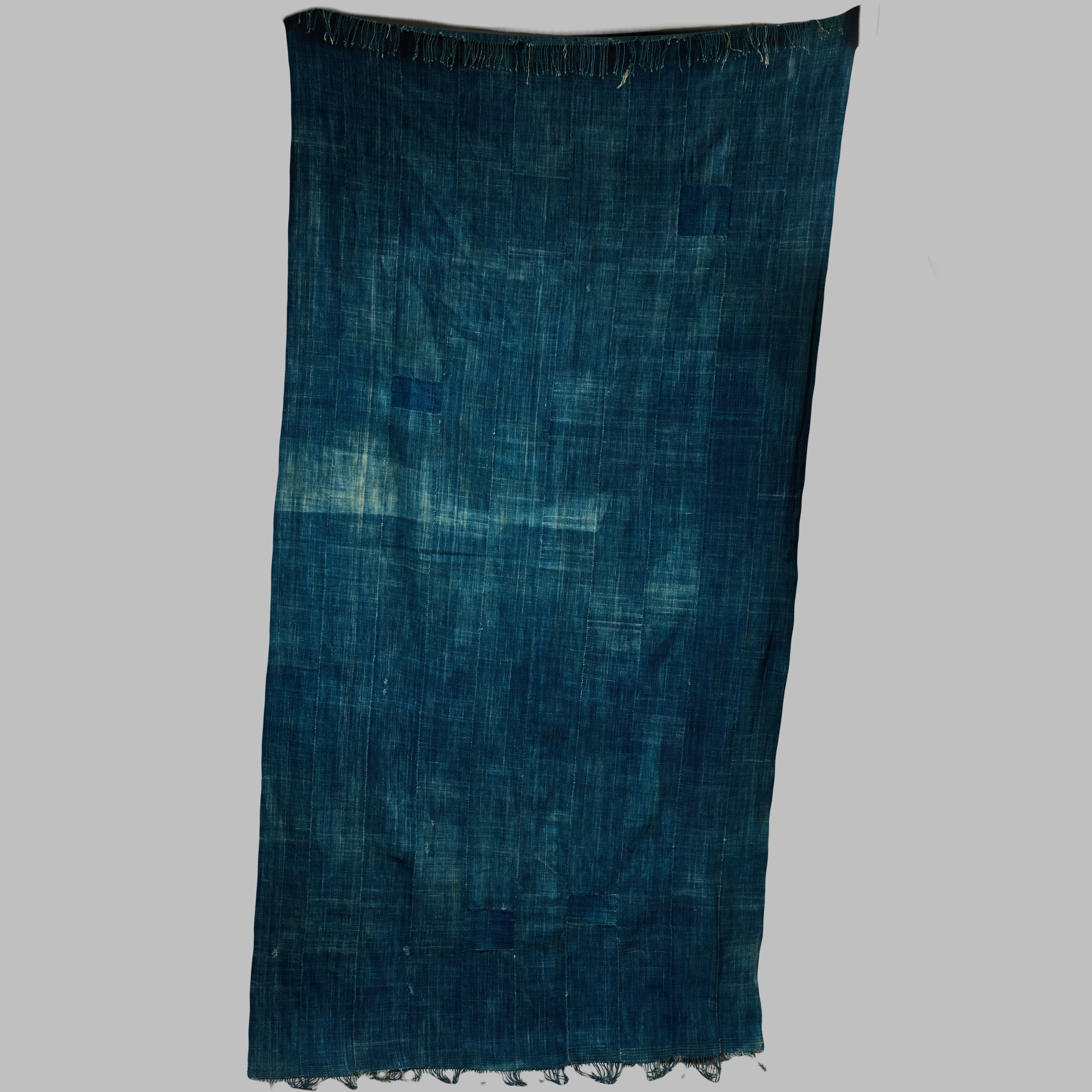 A RICH INDIGO MOSSI  TRIBE  WOMANS CLOTH, BURKINA FASO  ( No 4738 )