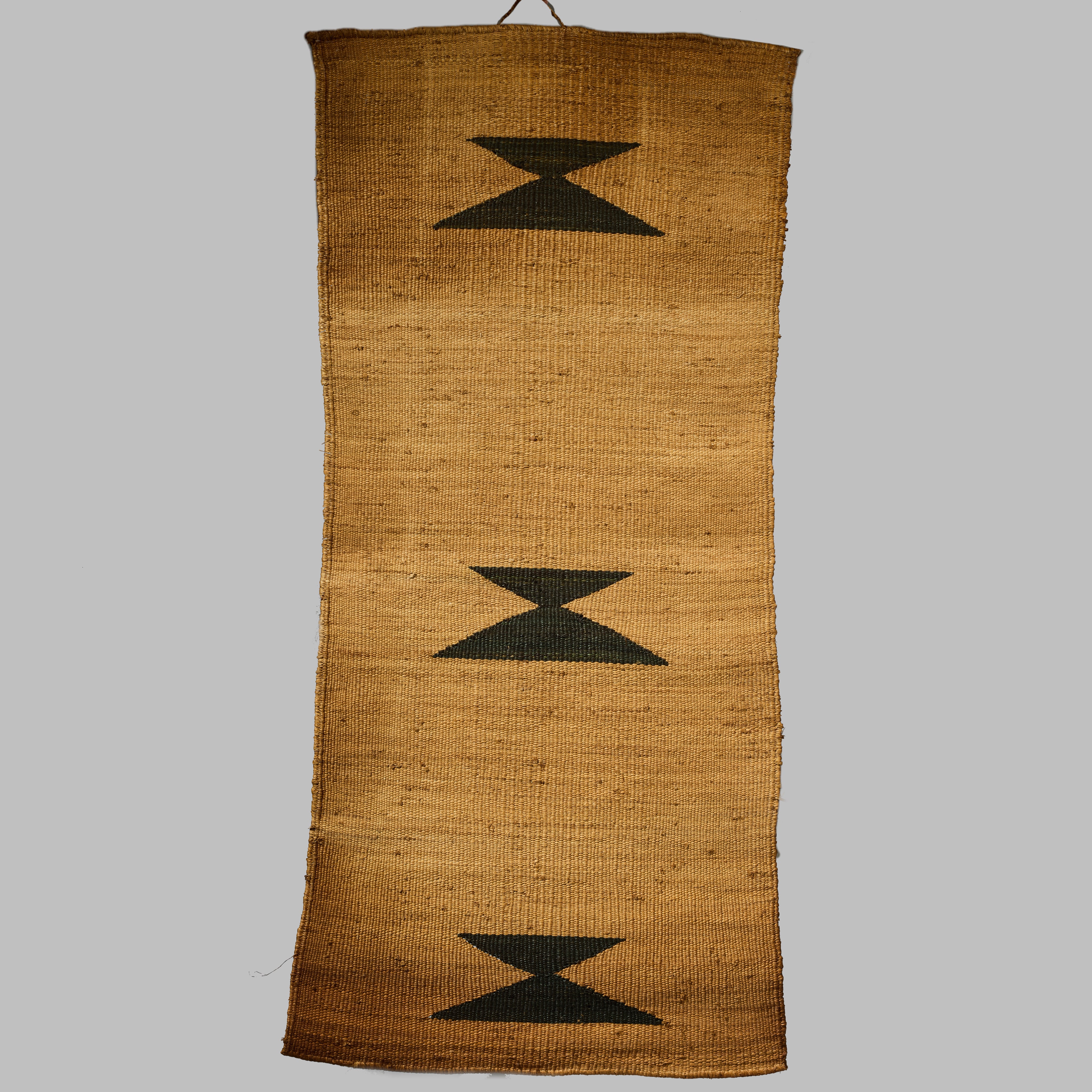 A REFINED WOVEN GRASS  TUTSI TRIBE MAT FROM RWANDA( No 4783 )