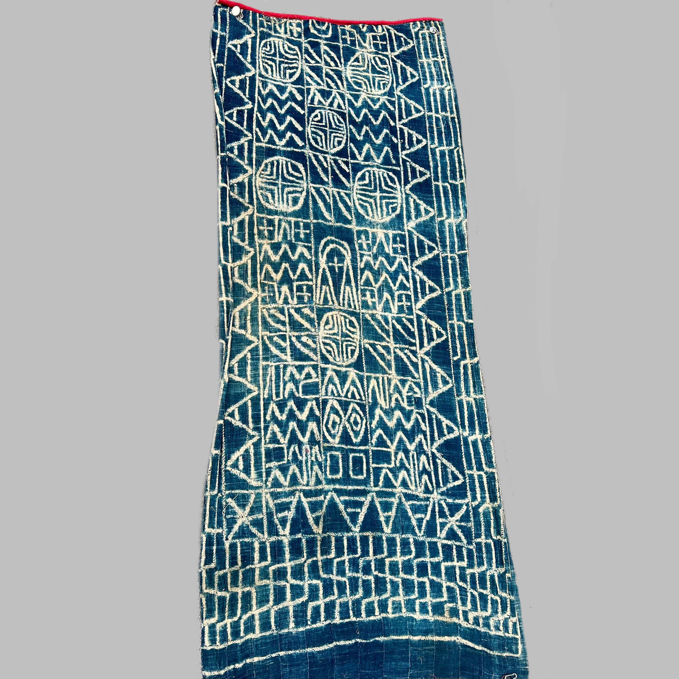 A GEOMETRIC LARGE NDOP STRIP WEAVE FABRIC FROM BAMILEKE TRIBE OF CAMEROON( No 5107 )
