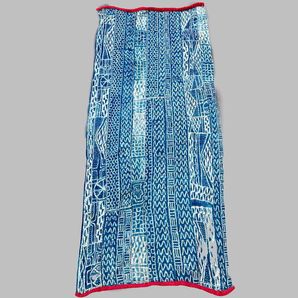 A PRETTY PATTERNED NDOP STRIP WEAVE FABRIC FROM BAMILEKE TRIBE OF CAMEROON( No 5108 )