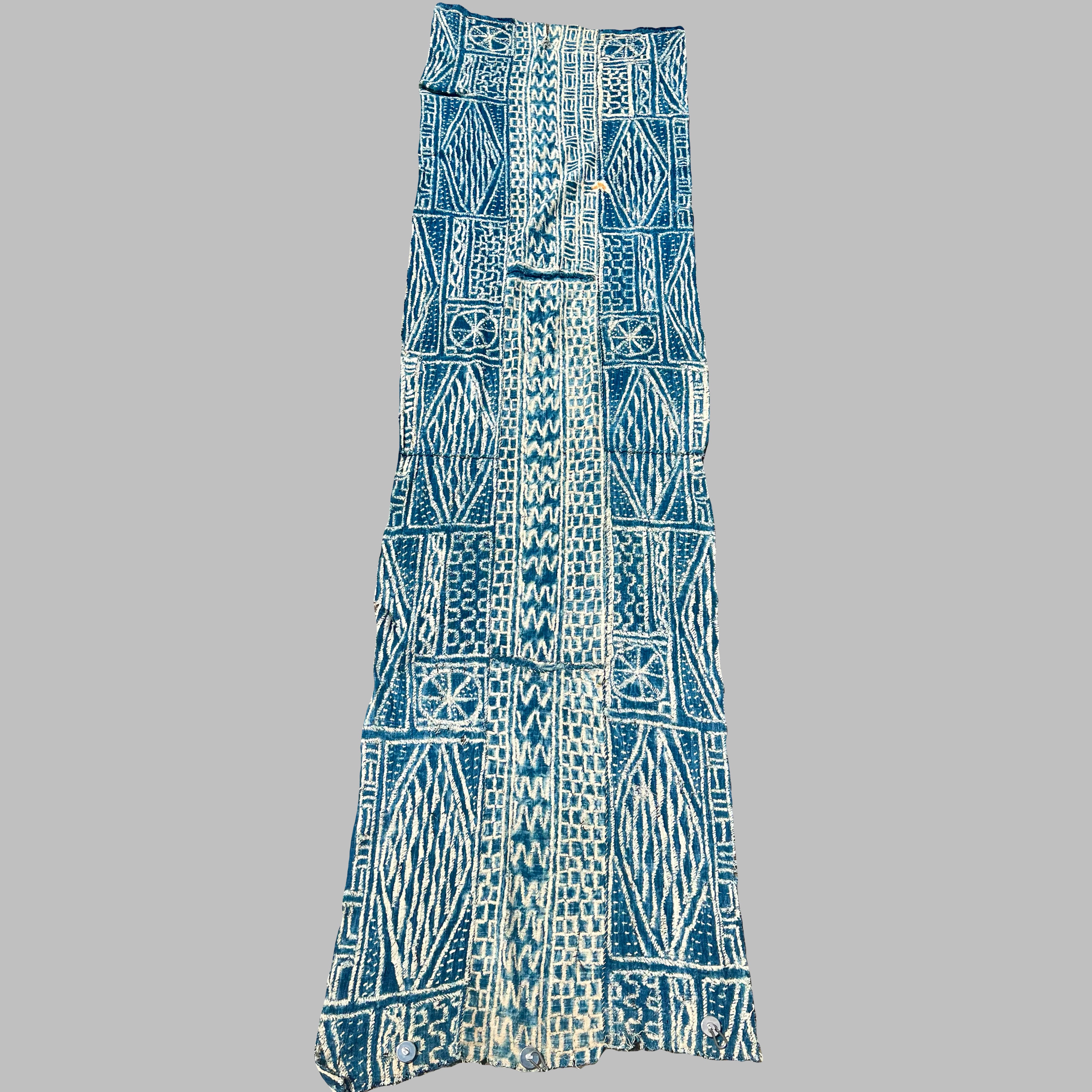 A SOFT DESIGN NDOP PURE COTTON ANTIQUE TEXTILE, BAMILEKE TRIBE CAMEROON ( No 5073 )