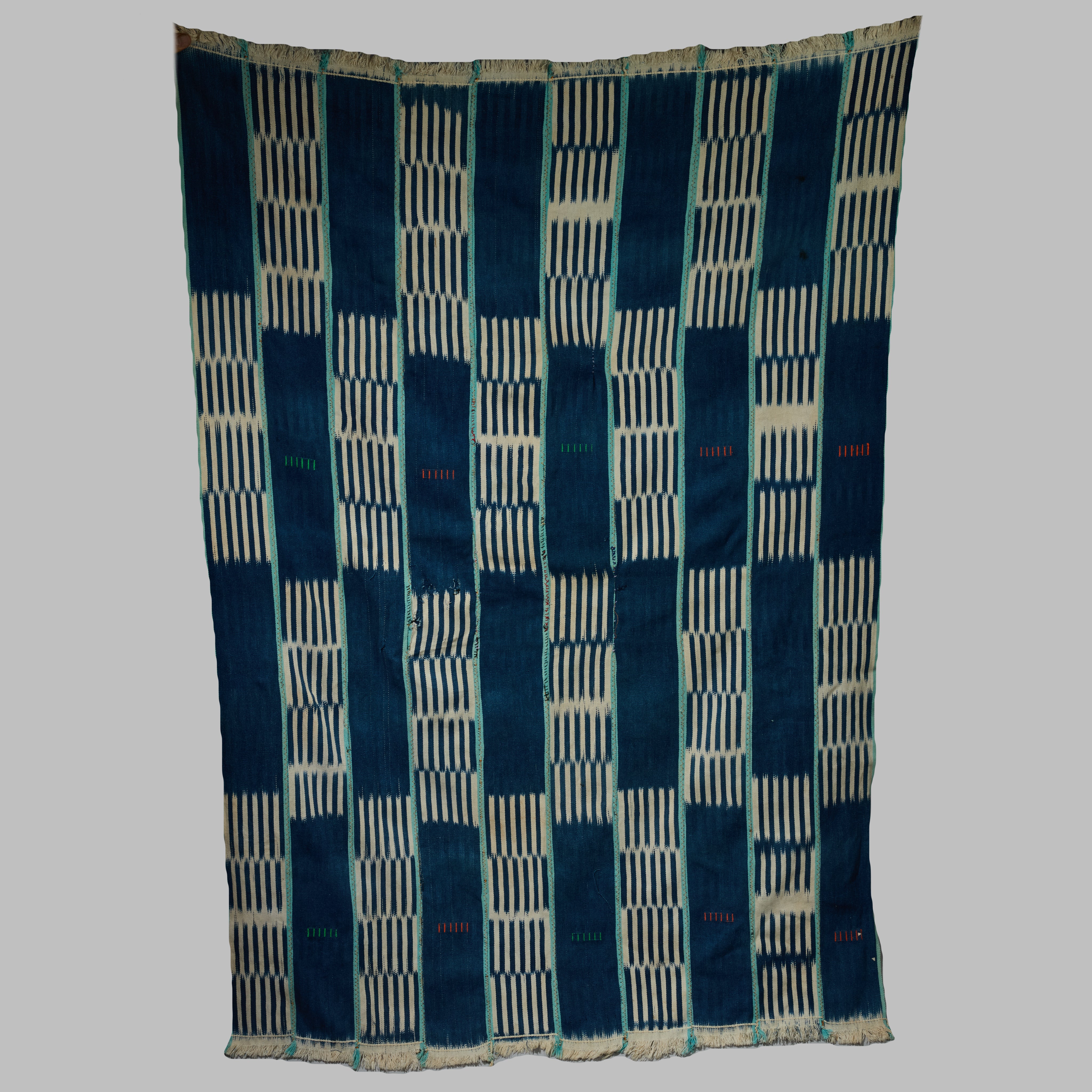 AN AMAZING BAULE TRIBE WOMANS CLOTH, IVORY COAST  ( No 5172 )