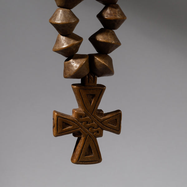 AN ELEGANT ETHIOPIAN WOODEN NECKLACE WITH CROSS PENDANT   ( No 769)