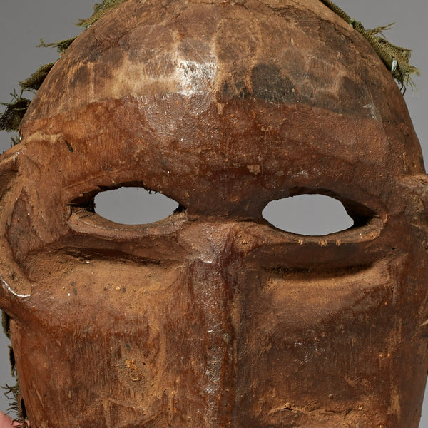 AN IMPISH MASK FROM THE MAKUA TRIBE OF TANZANIA E.AFRICA ( No 4529 )