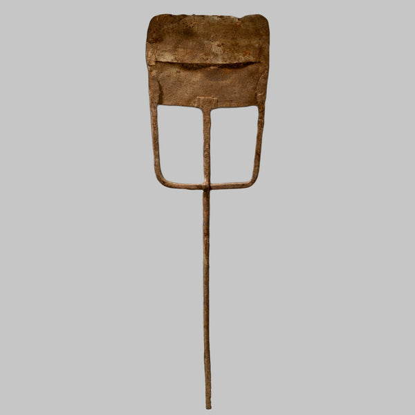 LARGE SIZE EARLY IRON HOE CURRENCY FROM( No 711 )