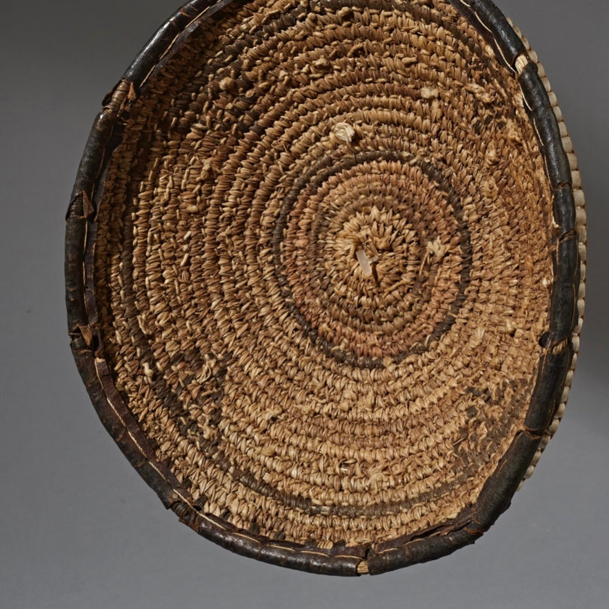 A WOVEN FIBRE+ BEAD BEER POT LID FROM NIGERIA( No 2322)