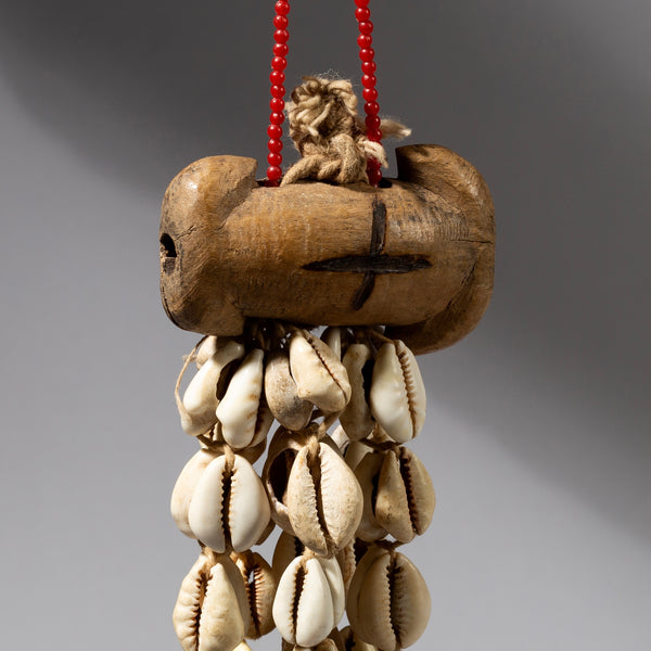 A RARE WOOD + COWRIE SHELL TRIBAL NECKLACE FROM SOMBA TRIBE TOGO ( No 771)