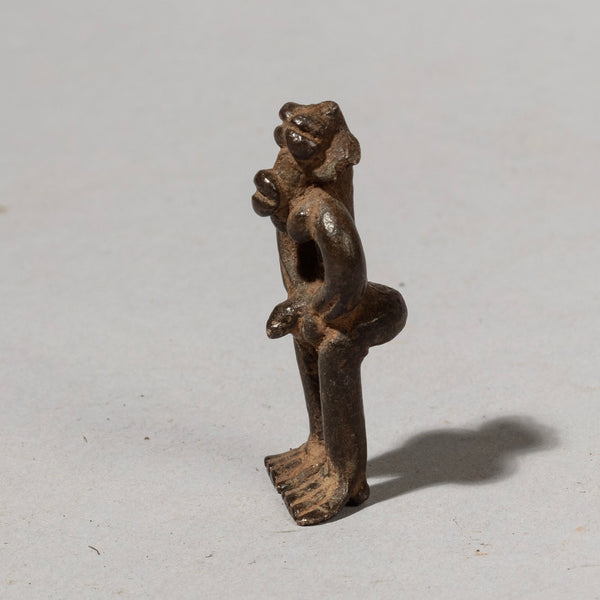 A CHARMING SENUFO DIVINATION BRONZE FROM THE IVORY COAST ( No 1138)