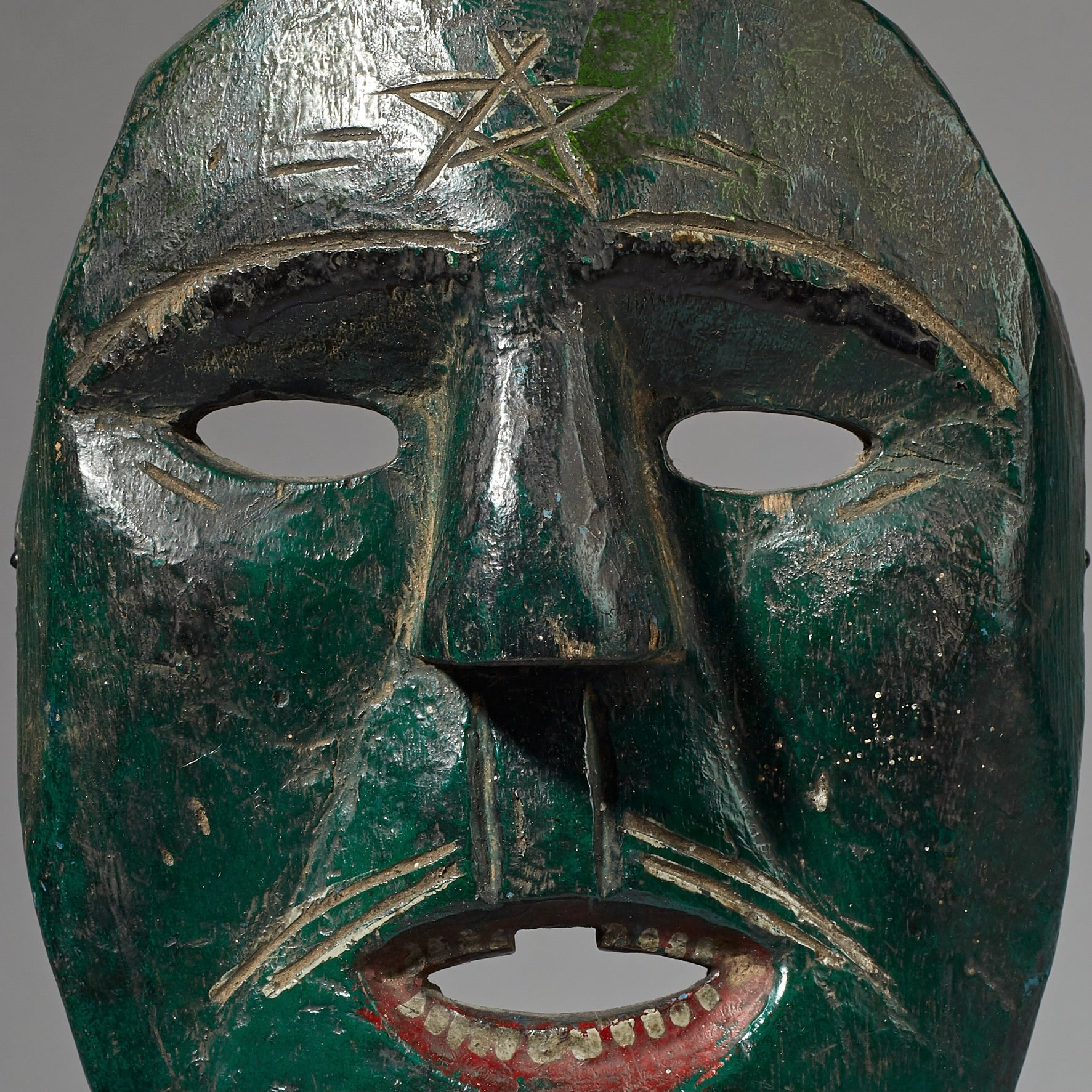 A STRIKING LAMPUNG MASK FROM INDONESIA (No 3050 )