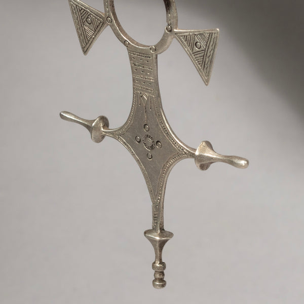 A DELICATE SILVER TUAREG CROSS PENDANT FROM NIGER W.AFRICA ( No 1126)
