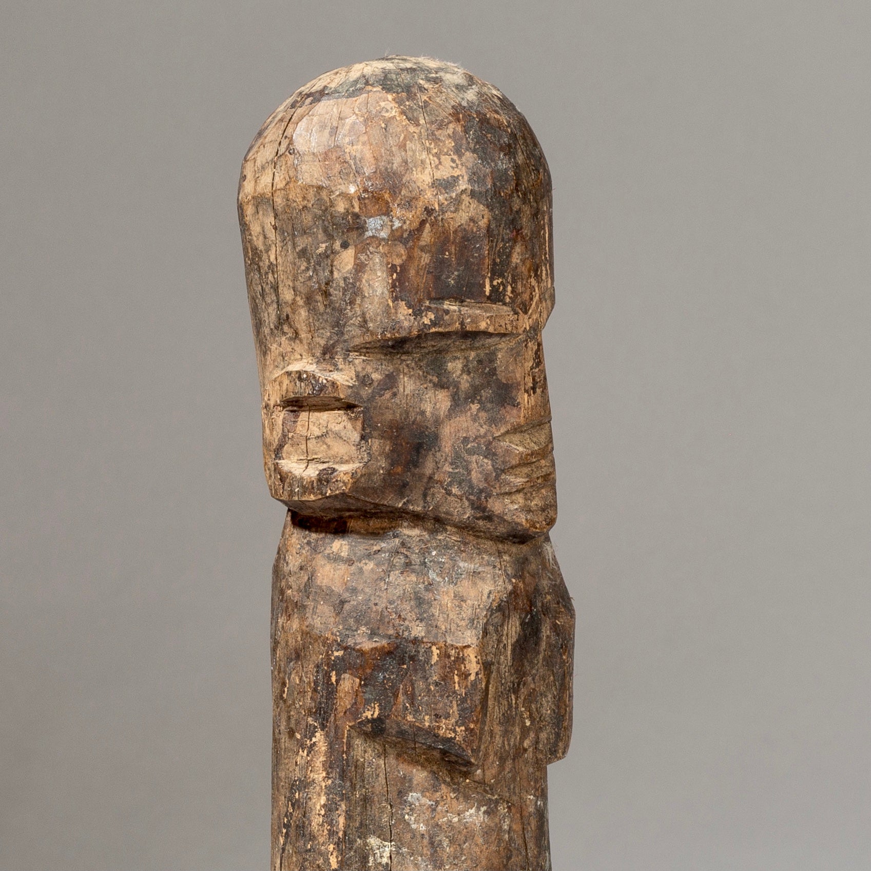 AN ARTISTIC LOBI TRIBE THIL STATUE ( No 293)