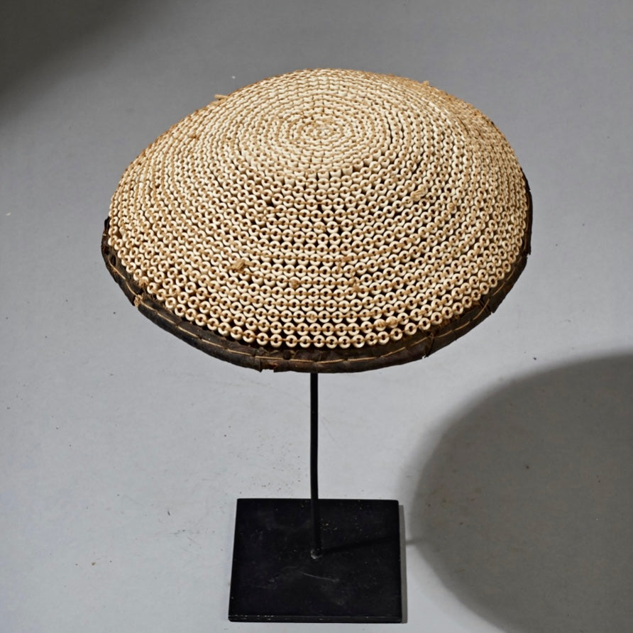 A WOVEN FIBRE+ BEAD BEER POT LID FROM NIGERIA( No 2322)