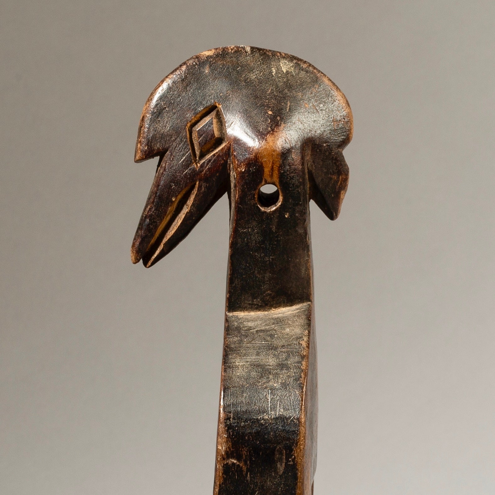 A PRETTY SENUFO HEDDLE PULLEY EX UK COLLECTION, FROM IVORY COAST W. AFRICA ( No 4599)