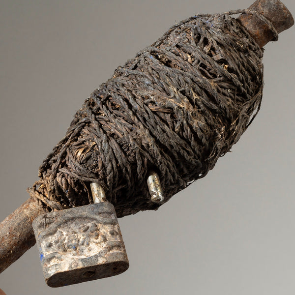 A LARGE MYSTERIOUS SPIKE FETISH FON TRIBE  BENIN W AFRICA ( No 3033 )