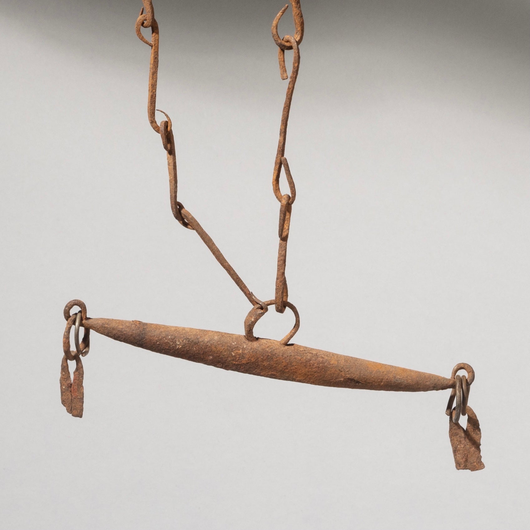 A SIMPLE IRON HOGON NECKLACE, DOGON TRIBE MALI ( No 1183)