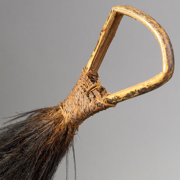A FEATHER & REED FLY WHISK FROM PAPUA NEW GUINEA ( No 4013)
