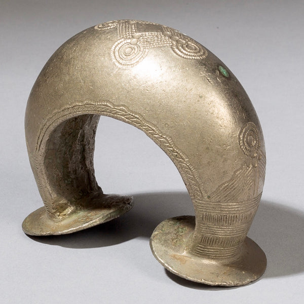 A HEAVY CHUNKY FULANI TRIBE METAL BRACELET , MALI( No 318)