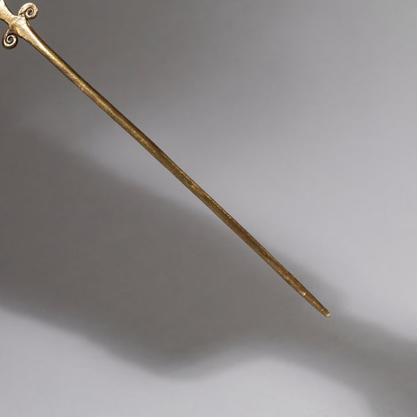 A PRETTY BRASS HAIRPIN FROM MWILA TRIBE OF NAMIBIA SW AFRICA (No 585 )
