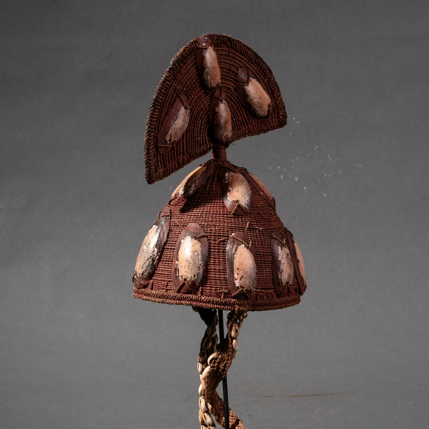 A SHELL COVERED LEGA HAT CONGO (No 874)