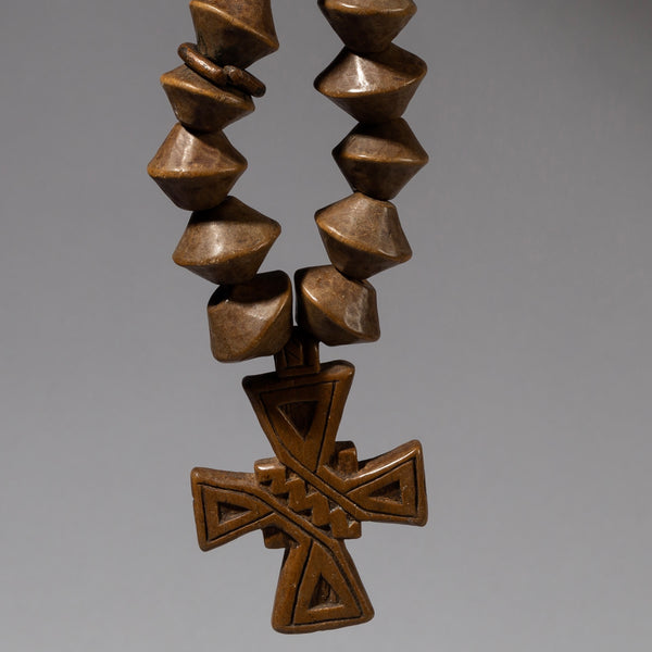 AN ELEGANT ETHIOPIAN WOODEN NECKLACE WITH CROSS PENDANT   ( No 769)